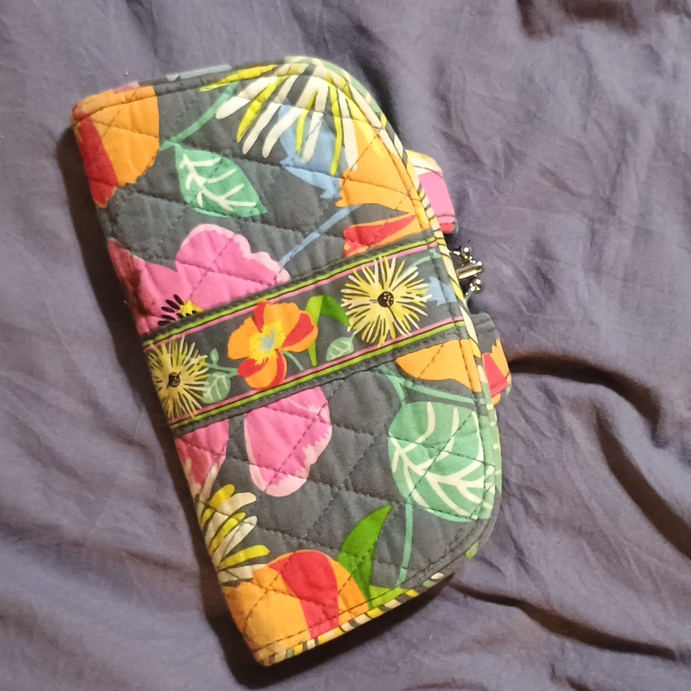 Vera Bradley Floral Patterned Backpack and Wallet Set. - Picture 7 of 9